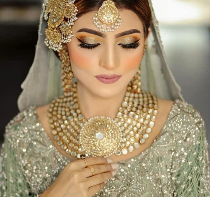 The Ultimate Guide to Bridal Tikka & Jhumars: Styles, Trends, and Tips